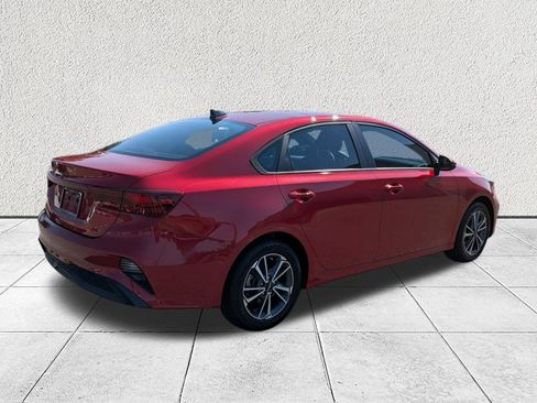 Used 2023 Kia Forte LXS w/ LXS Technology Package FWD image 3