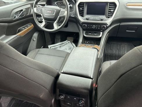 Used 2023 GMC Acadia SLE image 39