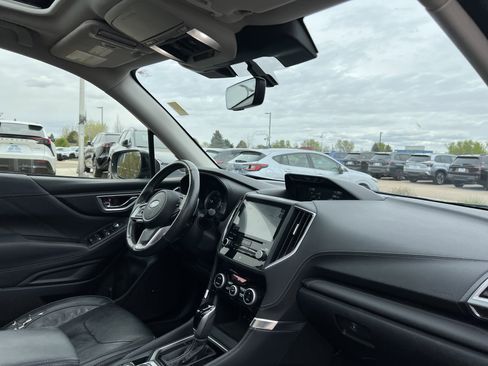 Used 2022 Subaru Forester Touring image 18