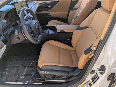 Used 2025 Lexus ES 350 w/ Premium Package image 16