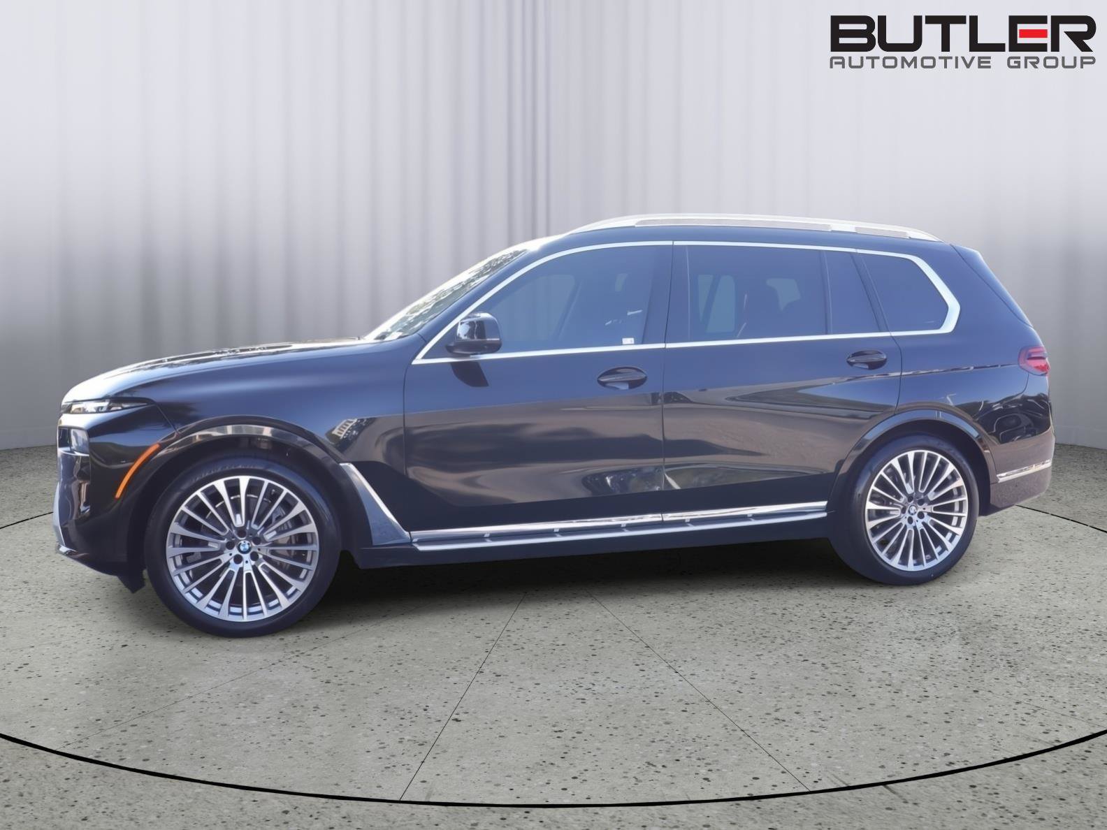 Used 2024 BMW X7 xDrive40i w/ Premium Package AWD/4WD image 3