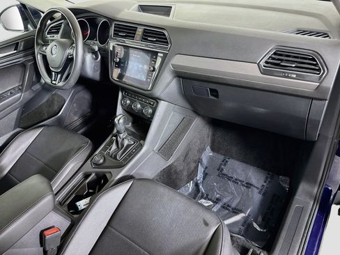 Used 2021 Volkswagen Tiguan SE AWD/4WD image 30