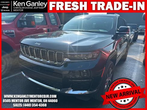Certified 2023 Jeep Grand Cherokee L Limited w/ Luxury Tech Group II AWD/4WD image 3