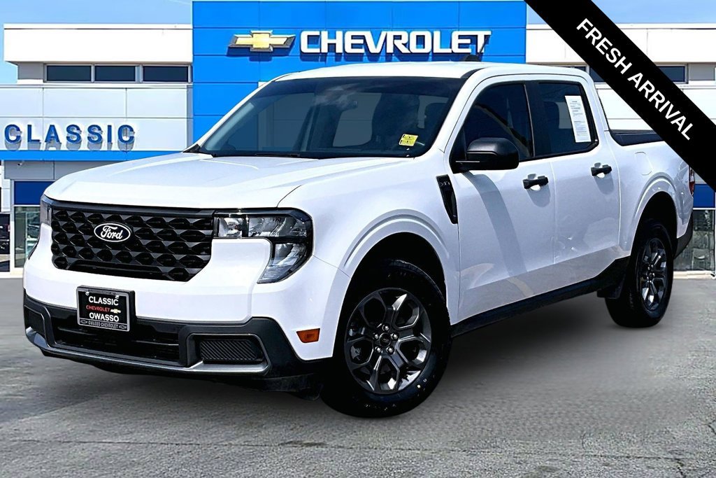 Used 2025 Ford Maverick XLT w/ Equipment Group 302A AWD/4WD image 2