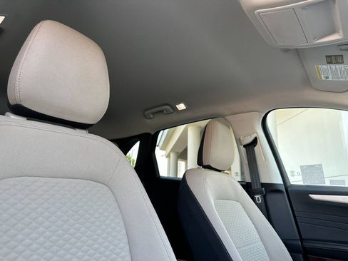 Used 2022 Ford Escape SE w/ Convenience Package FWD image 16