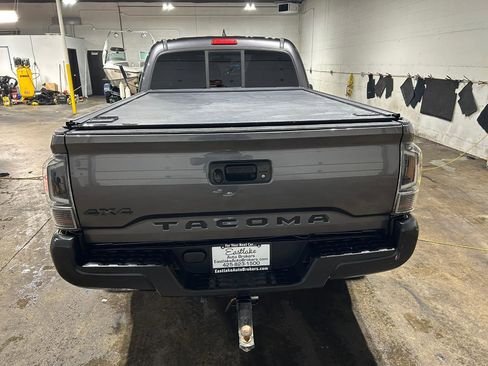 Used 2016 Toyota Tacoma SR5 image 6