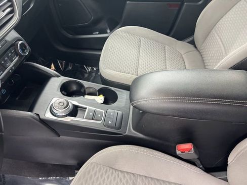 Used 2022 Ford Escape SE w/ SE Sport Appearance Package image 15