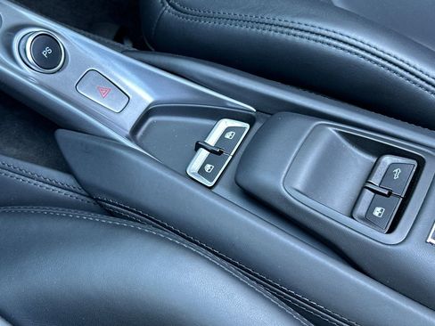Used 2022 Ferrari F8 Tributo RWD image 25