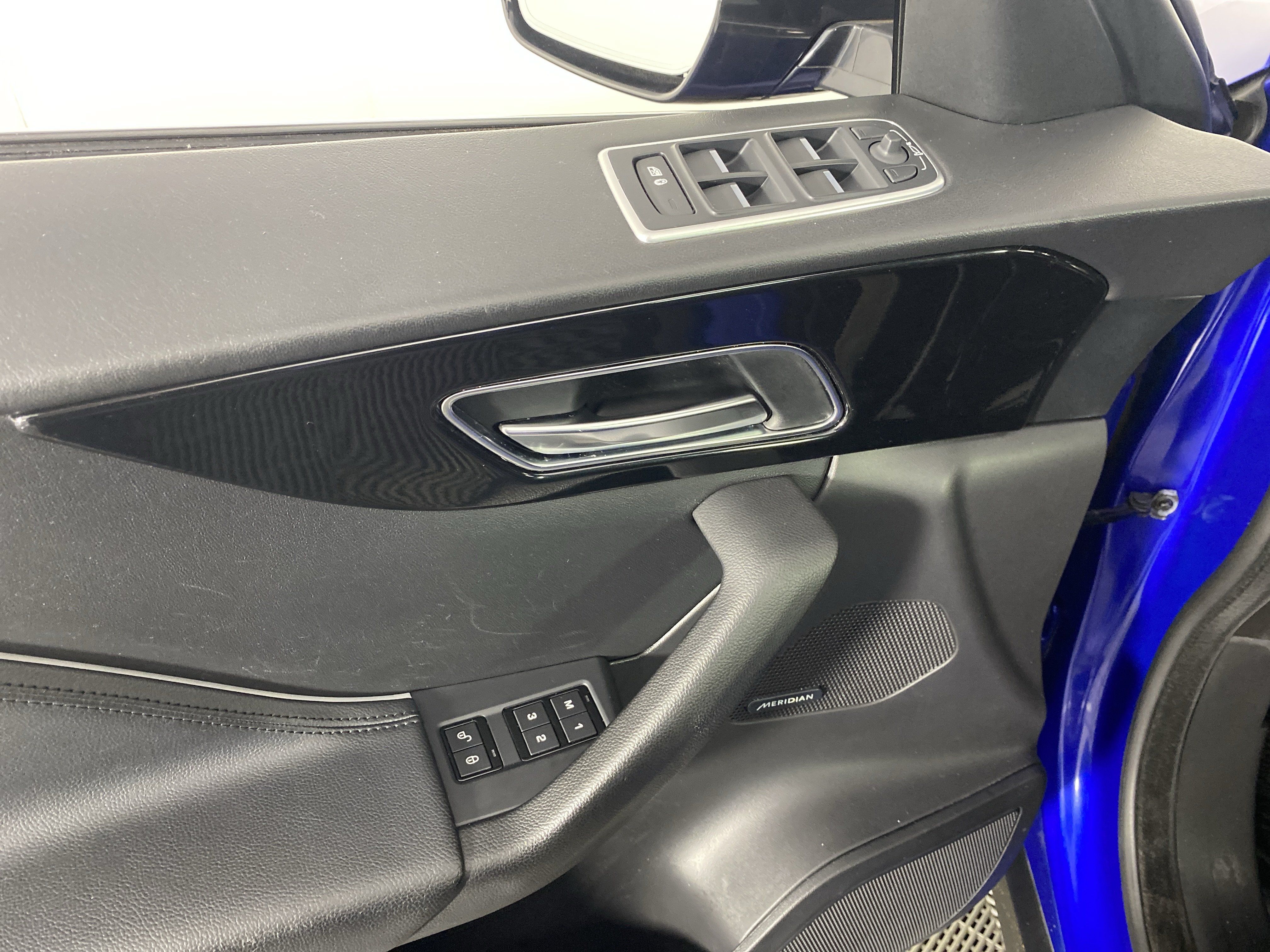 Used 2020 Jaguar F-PACE Premium AWD/4WD image 16
