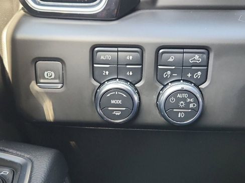 Used 2025 GMC Sierra 2500 Denali w/ Denali Reserve Package AWD/4WD image 30