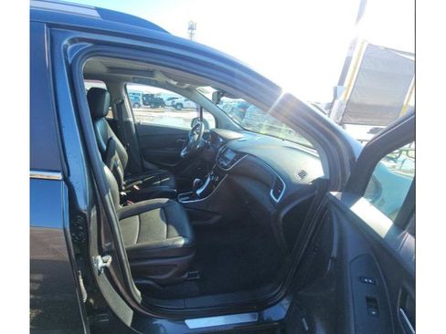 Used 2020 Chevrolet Trax Premier image 16