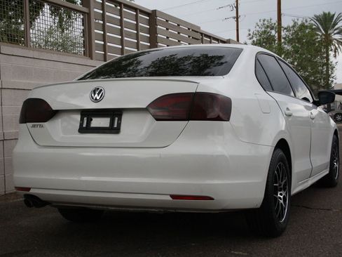 Used 2014 Volkswagen Jetta S image 4
