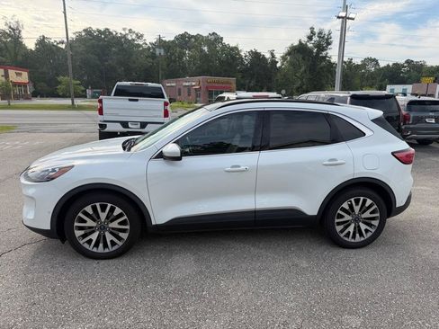 Used 2021 Ford Escape Titanium w/ Class II Trailer Tow Package FWD image 8