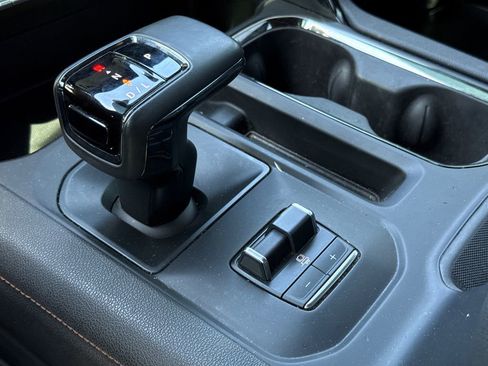 Used 2024 GMC Sierra 1500 AT4 w/ Technology Package image 25