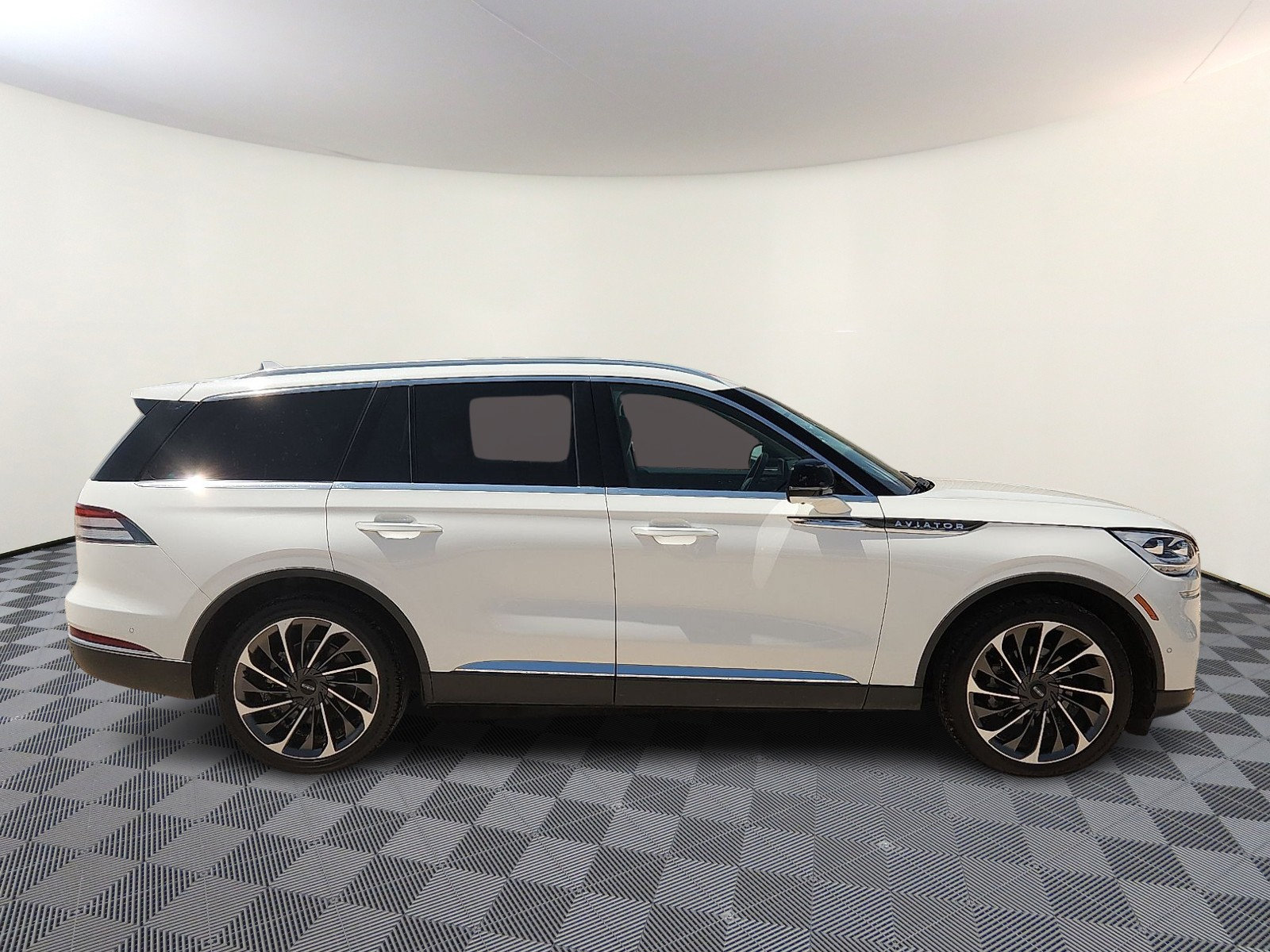 Used 2020 Lincoln Aviator Reserve w/ Equipment Group 202A AWD/4WD image 5