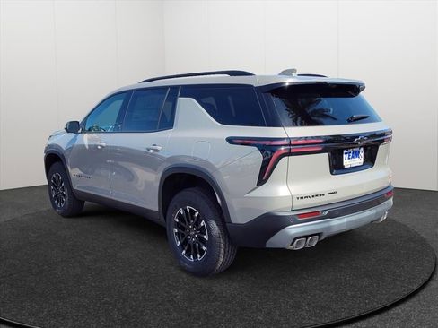 New 2026 Chevrolet Traverse Z71 w/ Driver Confidence Package AWD/4WD image 4