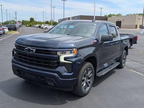 Used 2022 Chevrolet Silverado 1500 RST AWD/4WD image 3