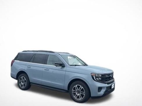 New 2025 Ford Expedition Active image 1