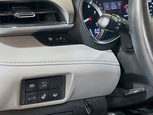 Used 2021 Toyota Highlander Platinum AWD/4WD image 8
