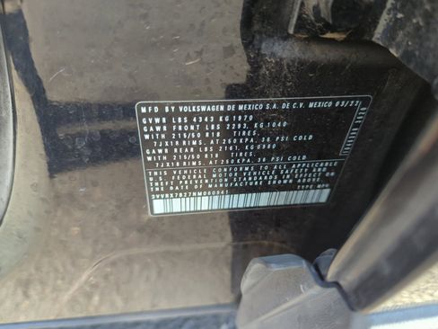 Certified 2022 Volkswagen Taos SE image 24