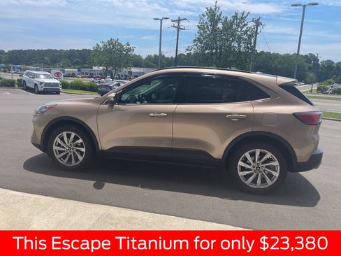 Used 2021 Ford Escape Titanium w/ Titanium Elite Package AWD/4WD image 22