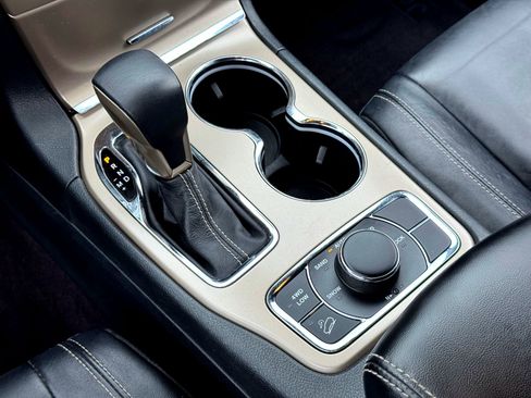 Used 2016 Jeep Grand Cherokee Limited AWD/4WD image 25