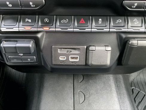 Used 2021 Chevrolet Silverado 1500 LT w/ Z71 Off-Road Package image 31