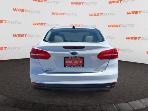 Used 2016 Ford Focus SE FWD image 4