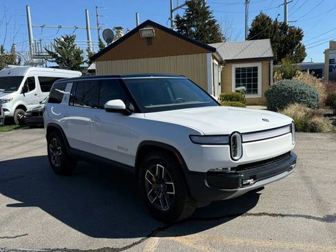 Used 2023 Rivian R1S Launch Edition image 4