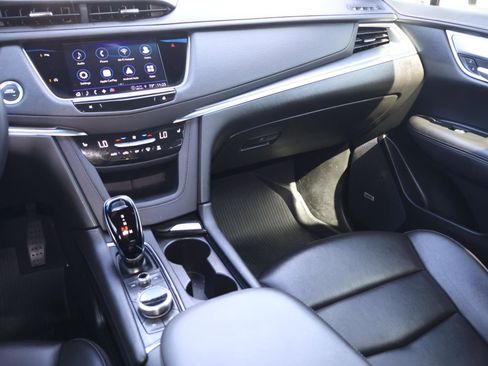 Used 2025 Cadillac XT5 Luxury w/ LPO, Floor Liner Package image 16