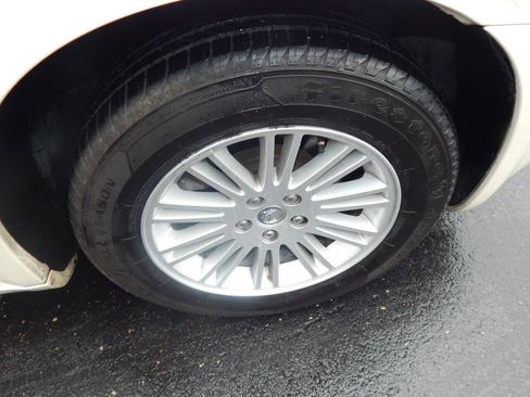 Used 2010 Chrysler 300 Touring image 45