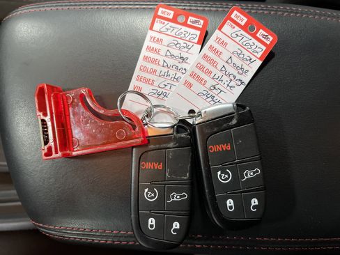 Used 2024 Dodge Durango GT image 27