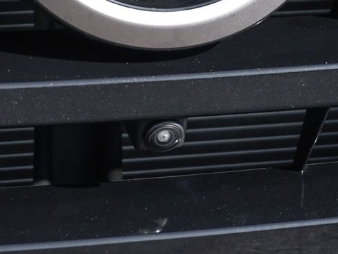 Used 2025 Nissan Pathfinder SL image 46