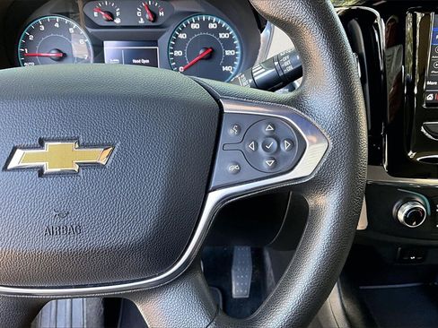 Used 2023 Chevrolet Traverse LS image 11