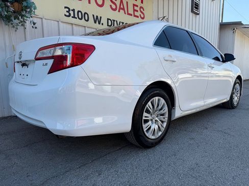 Used 2014 Toyota Camry LE FWD image 4
