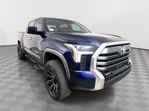 Used 2025 Toyota Tundra Limited AWD/4WD image 30