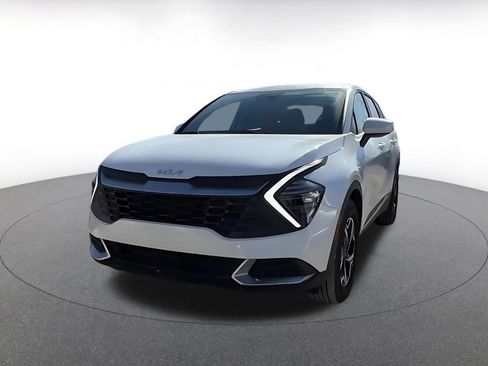 Used 2025 Kia Sportage LX image 7