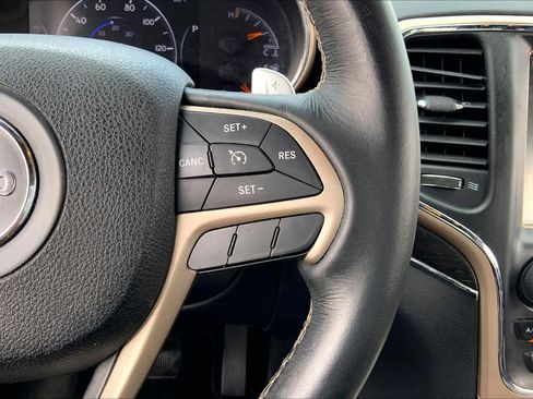 Used 2016 Jeep Grand Cherokee Limited AWD/4WD image 23