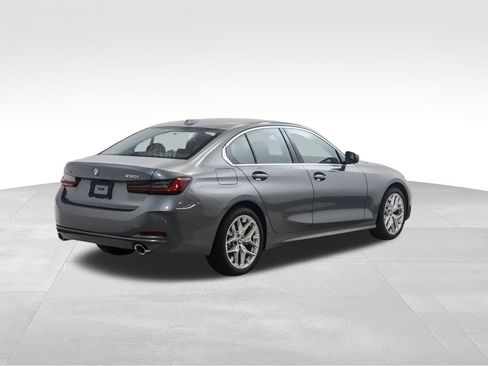Used 2025 BMW 330i xDrive Sedan w/ Premium Package image 5
