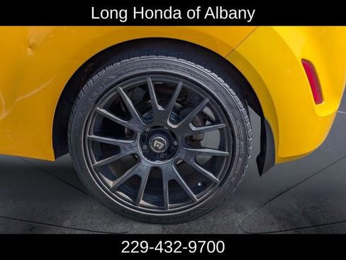 Used 2016 Hyundai Veloster FWD image 11