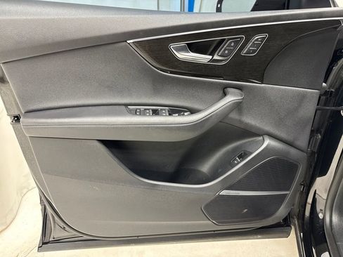 Used 2025 Audi Q8 Premium Plus image 18