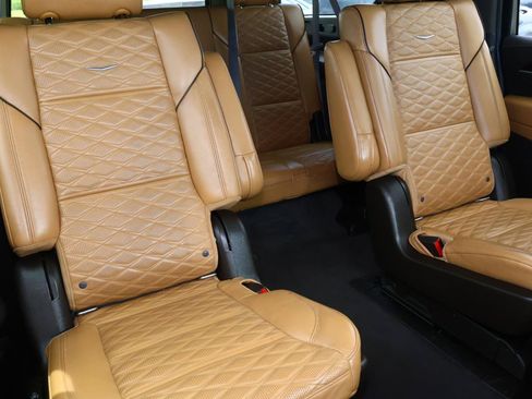 Used 2021 Cadillac Escalade ESV Premium Luxury RWD image 27