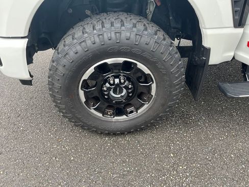 Used 2025 Ford F350 Platinum w/ Tremor Off-Road Package AWD/4WD image 31