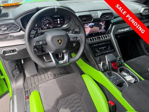 Used 2022 Lamborghini Urus AWD/4WD image 6