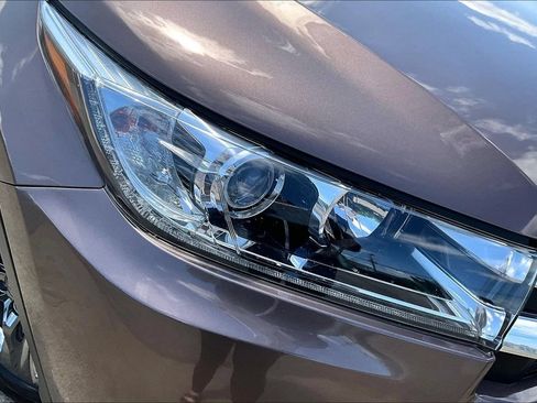 Used 2018 Toyota Highlander Limited Platinum AWD/4WD image 27