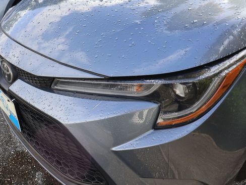 Used 2022 Toyota Corolla LE image 3