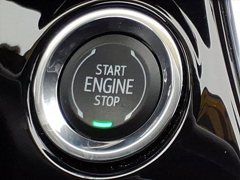 Used 2025 Chevrolet Trax RS image 23