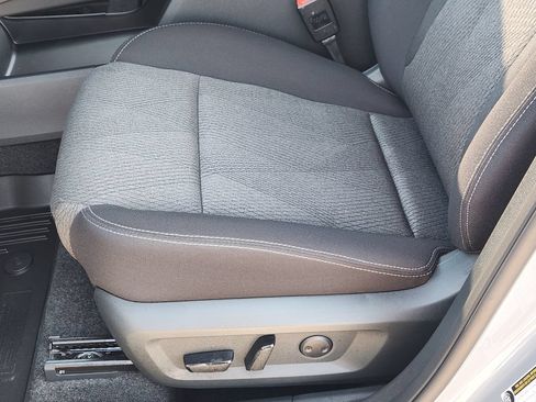 Used 2026 Nissan Rogue SV FWD image 16
