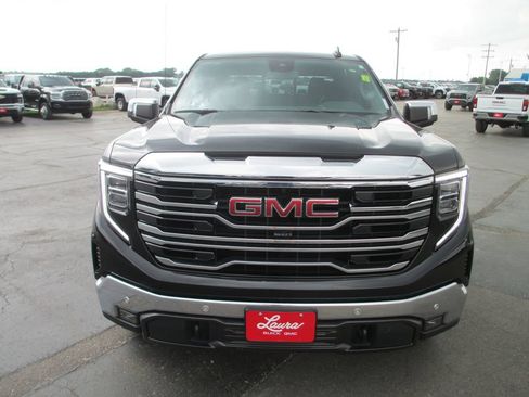 Used 2022 GMC Sierra 1500 SLT w/ SLT Premium Plus Package AWD/4WD image 13