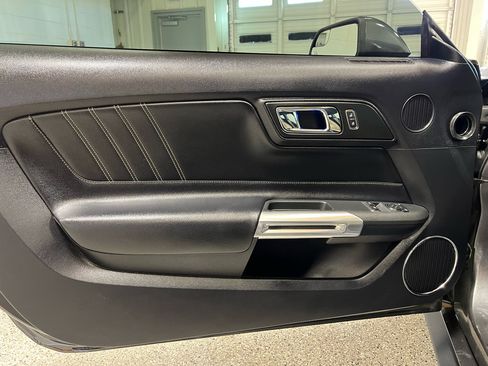 Used 2016 Ford Mustang GT Premium image 11